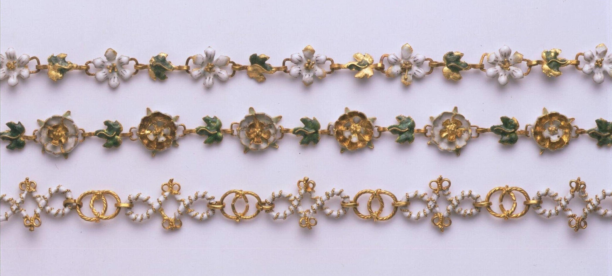 Cheapside Hoard chains © Victoria and Albert Museum, London